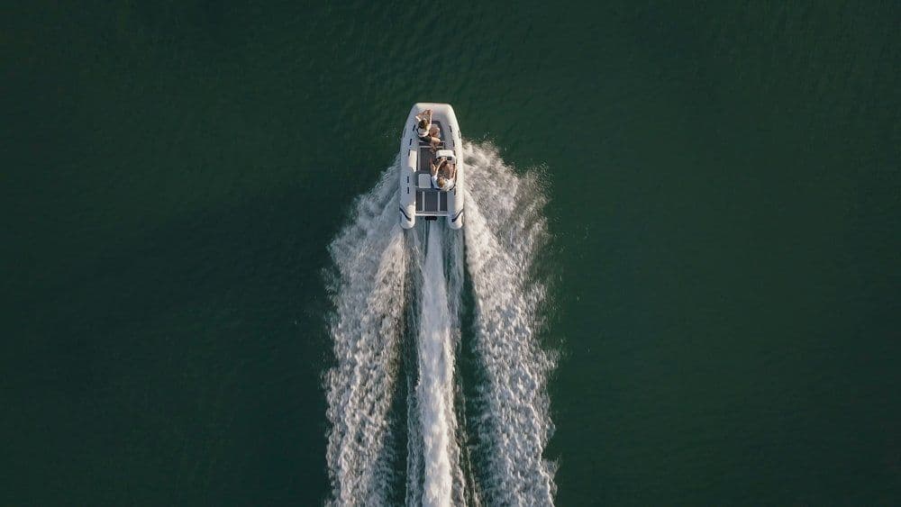 Boat of the Month: e jet330