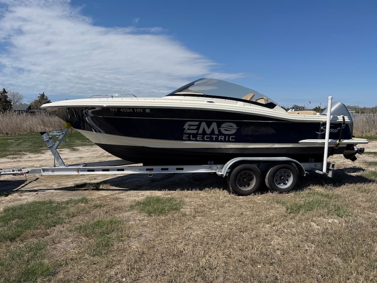 Scout Dorado 215