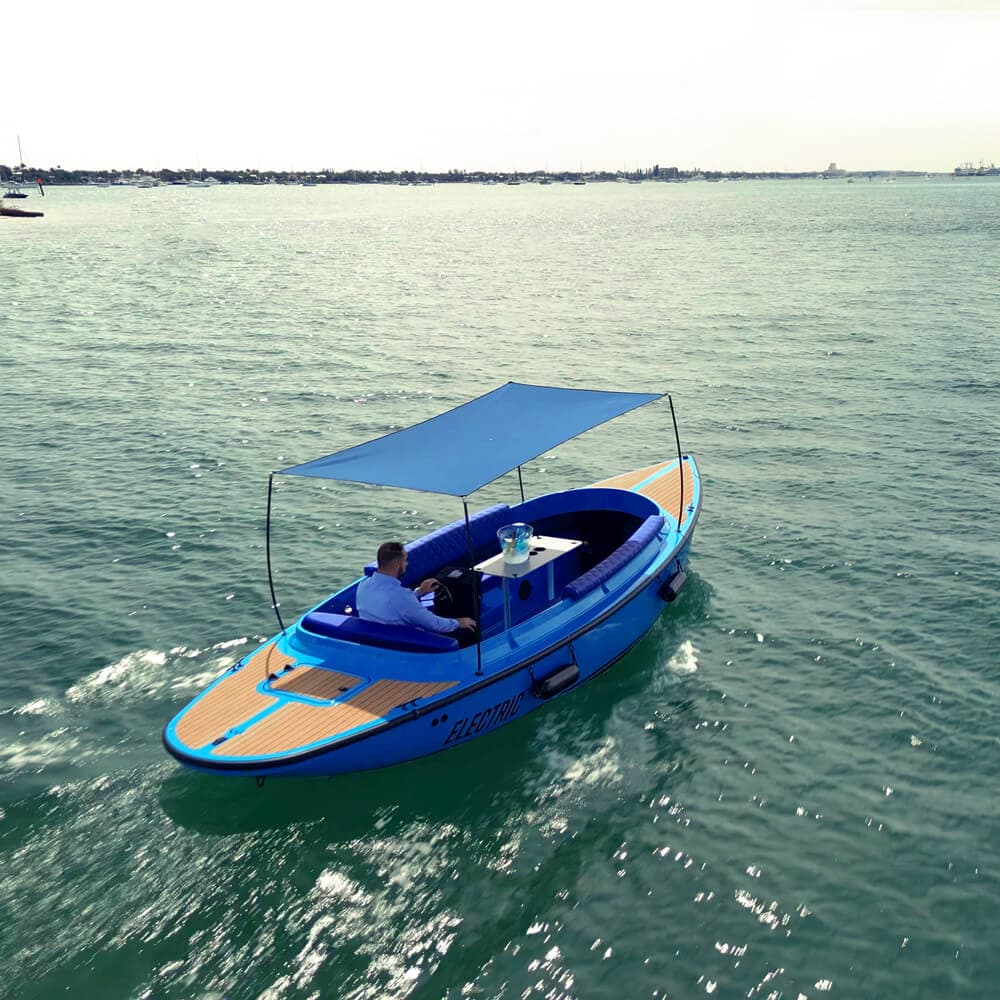 Stock photo (eboatdatabase.com)