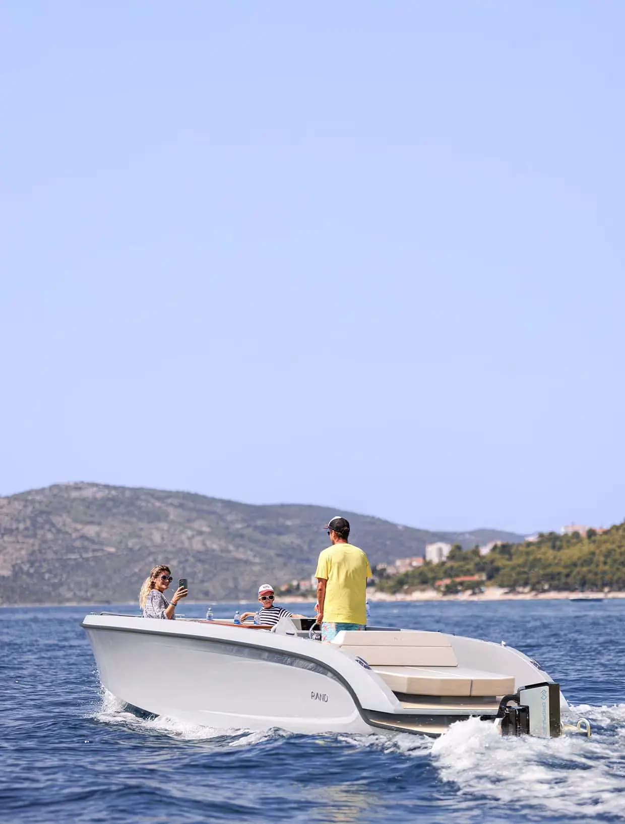 Stock photo (eboatdatabase.com)