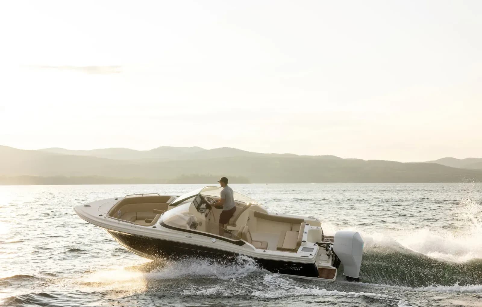 Stock photo (eboatdatabase.com)