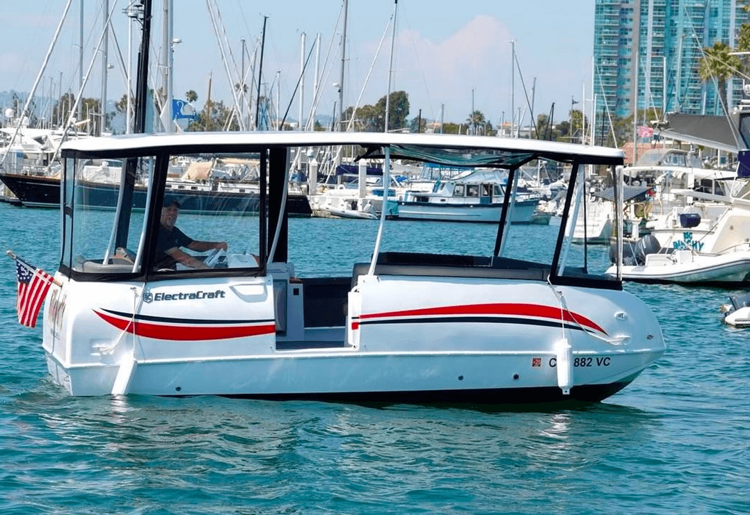 Stock photo (eboatdatabase.com)