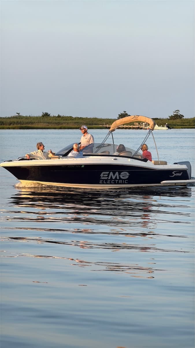 Scout Dorado 215
